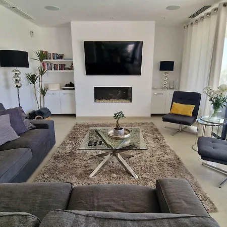 Villa With Sauna Heated Pool And Jardin *